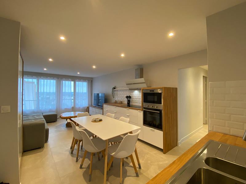 Chambre - 93 m² - 4 pièces