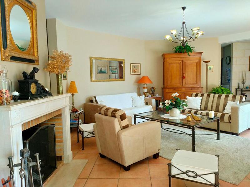 Maison - 236 m² - 8 pièces