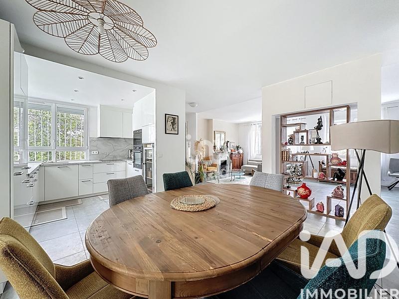 Maison - 192 m² - 9 pièces