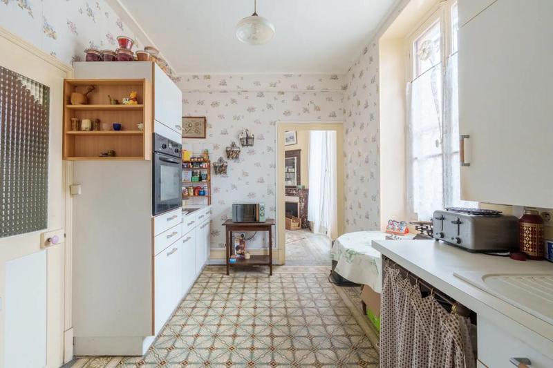 Maison - 240 m² - 10 pièces