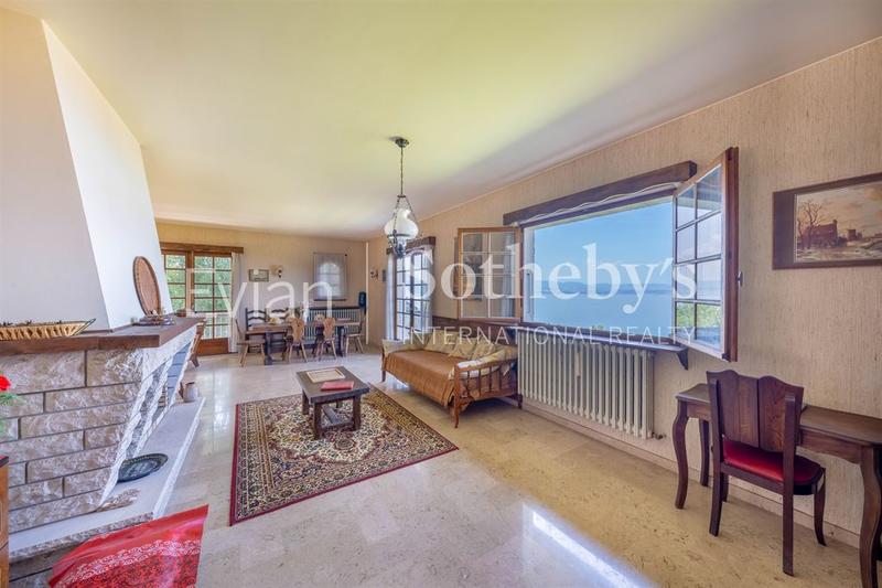 Maison - 300 m² - 8 pièces