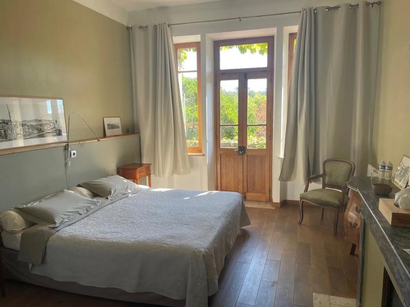 Maison de maîtres - 900 m² - 14 pièces