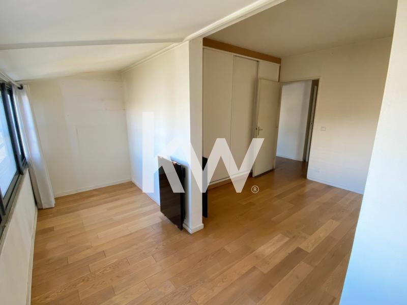 Appartement - 99 m² - 4 pièces