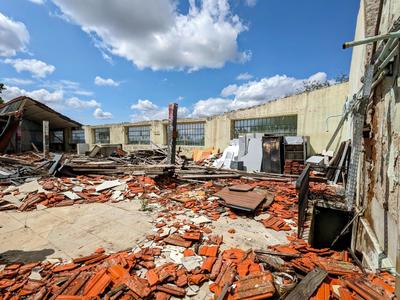 Maison - 1 200 m² - 1 pièce