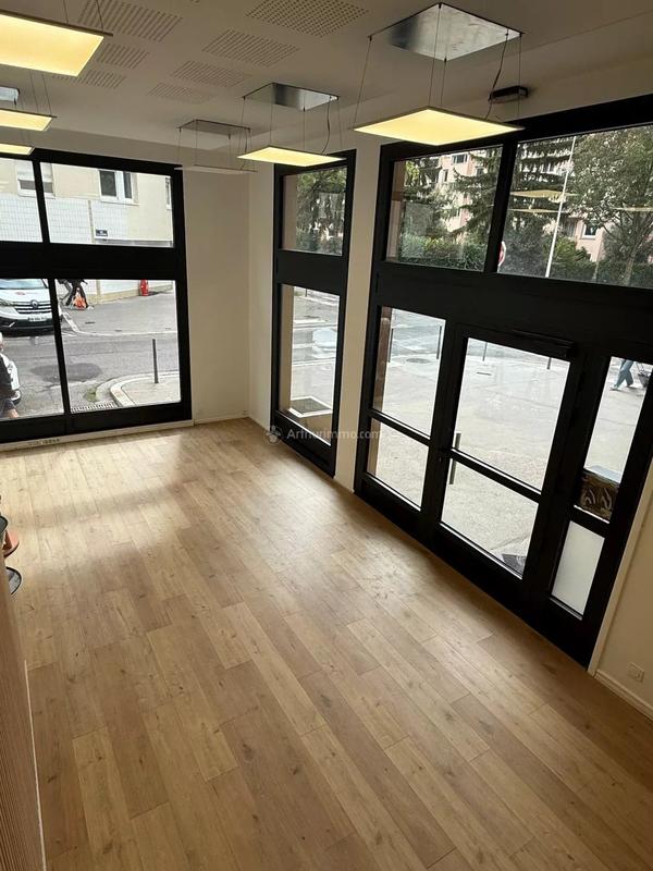 Bureau - 219 m² - 10 pièces