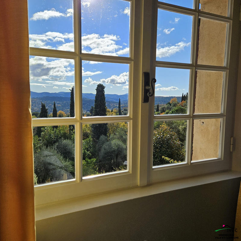 Maison - 205 m² - 6 pièces