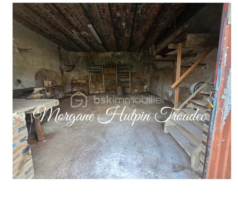 Grange - 250 m² - 1 pièce