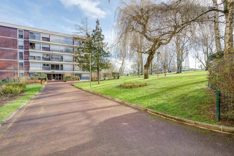 Appartement - 82 m² - 4 pièces