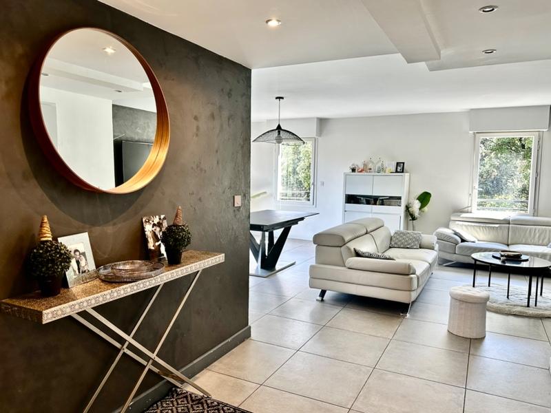 Appartement - 100 m² - 4 pièces