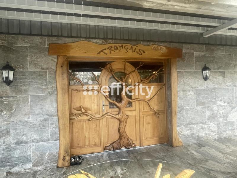 Maison - 550 m² - 5 pièces