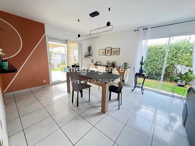 Maison - 96 m² - 4 pièces