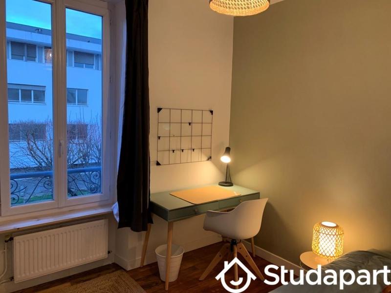 Chambre - 12 m² - 1 pièce