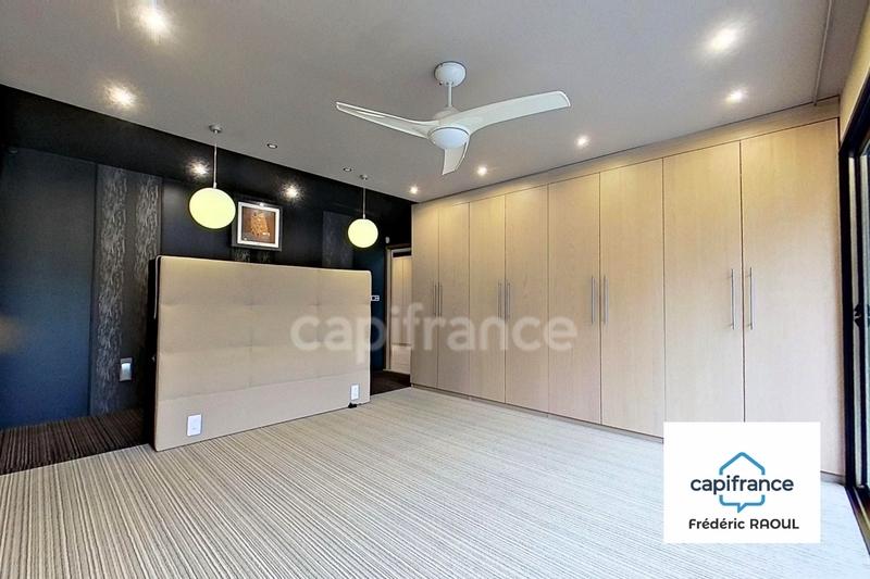 Maison - 203 m² - 5 pièces