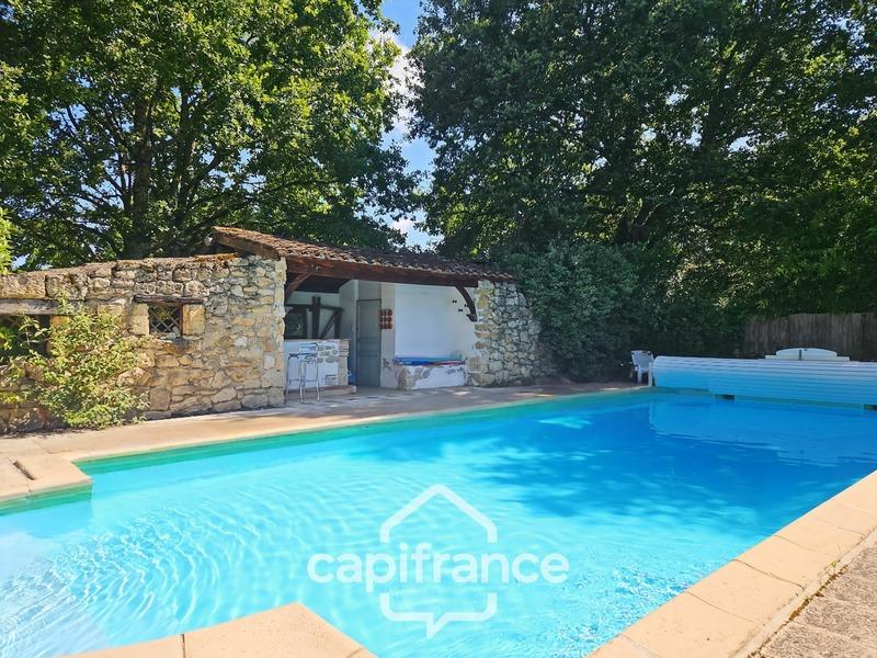 Propriété - 474 m² - 14 pièces