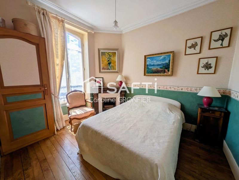 Maison - 208 m² - 10 pièces