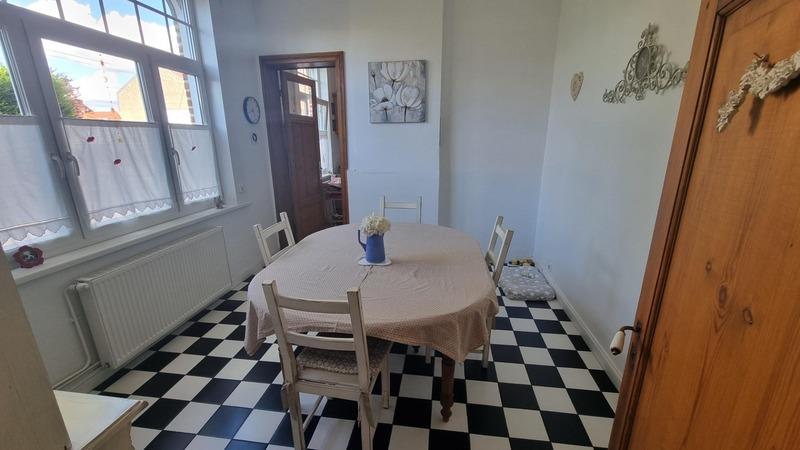 Maison bourgeoise - 250 m² - 12 pièces