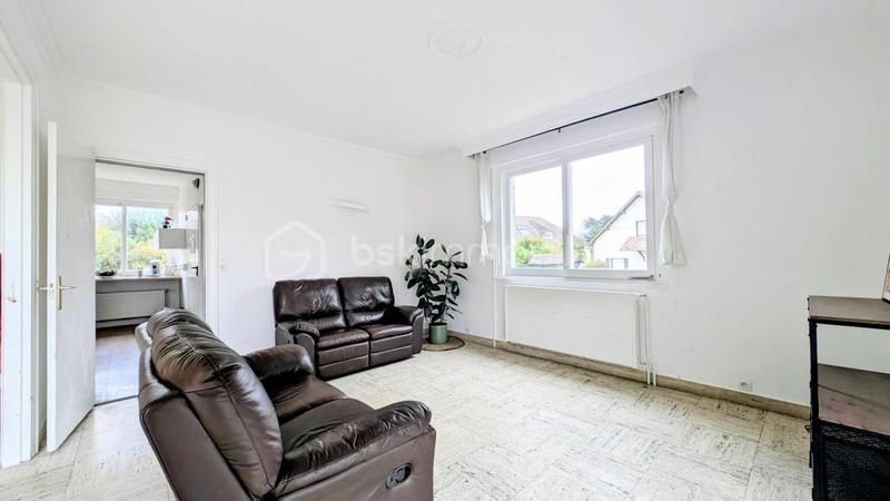 Demeure - 250 m² - 11 pièces