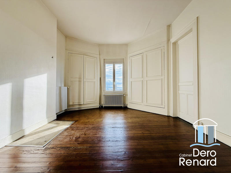 Maison ancienne - 270 m² - 10 pièces