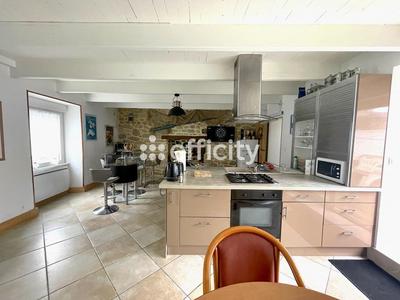 Maison - 121 m² - 4 pièces