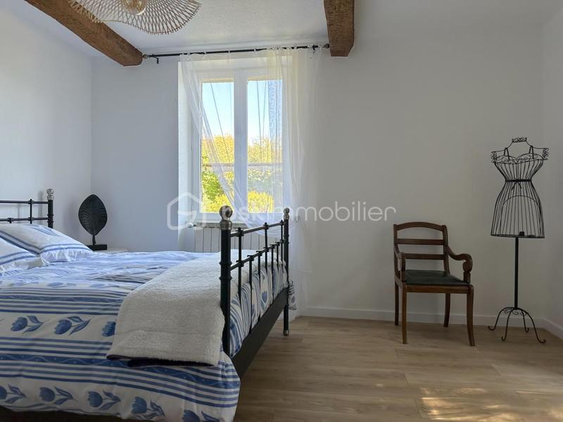 Maison - 240 m² - 7 pièces