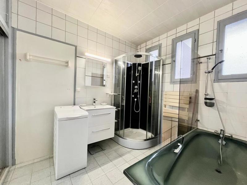 Maison - 140 m² - 8 pièces