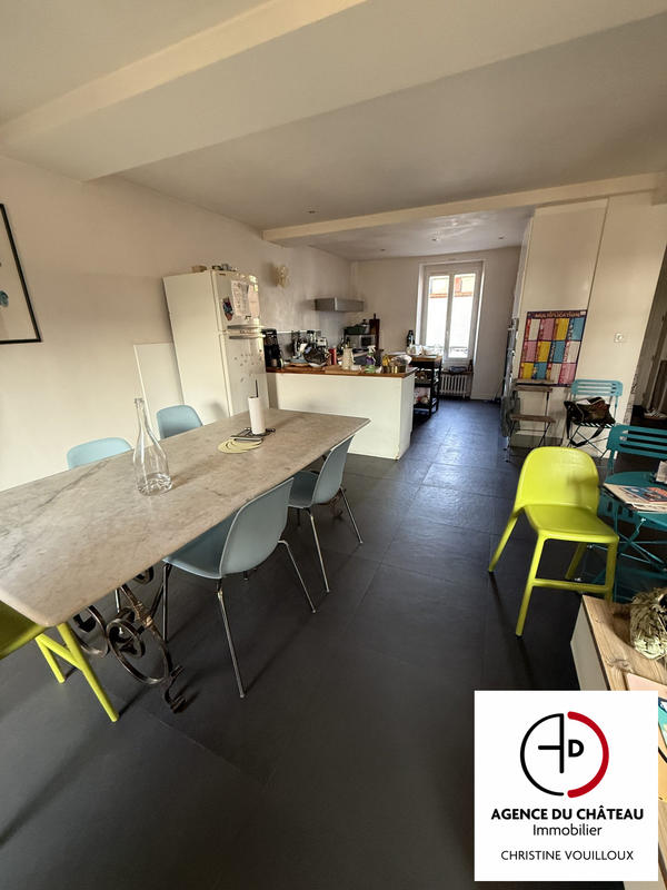 Maison - 233 m² - 9 pièces