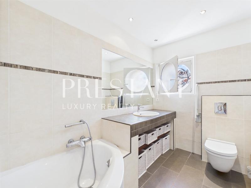 Maison de ville - 209 m² - 4 pièces