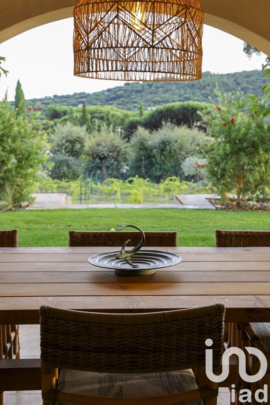 Maison - 425 m² - 8 pièces