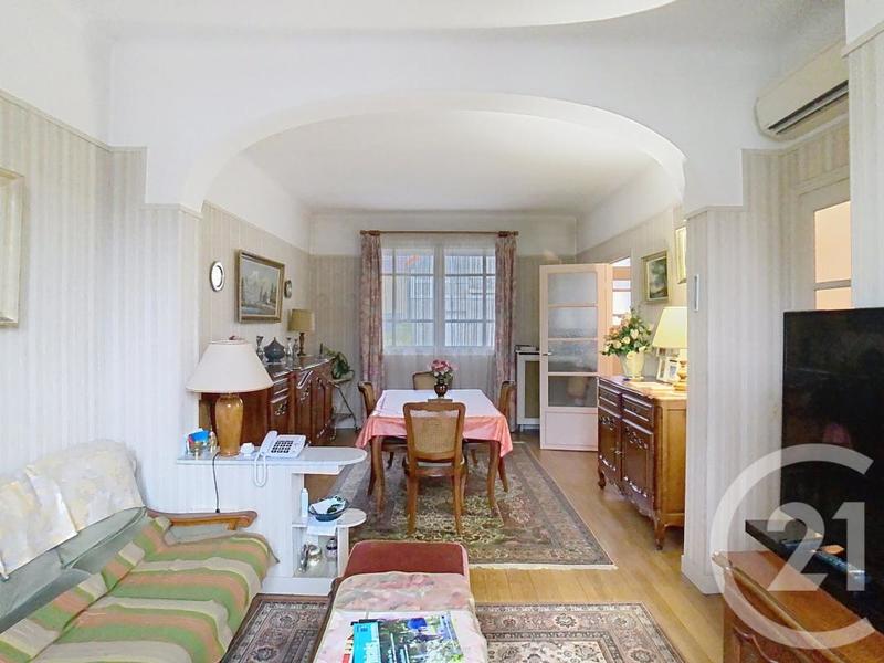 Maison - 98 m² - 5 pièces