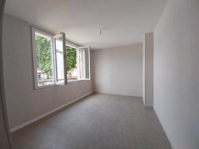 Appartement - 96 m² - 5 pièces