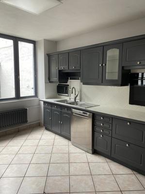 Appartement - 219 m² - 8 pièces