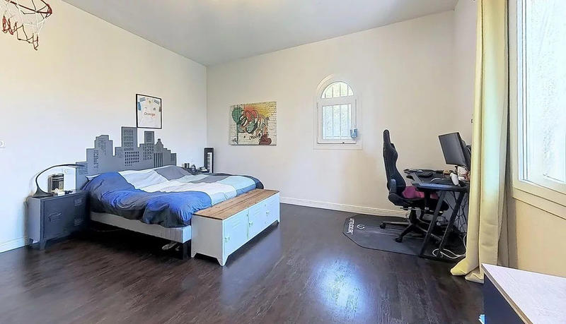 Villa - 223 m² - 6 pièces