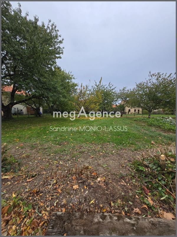 Terrain constructible - 678 m²