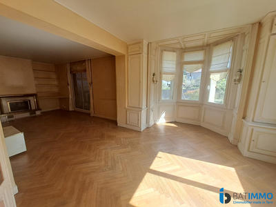 Maison - 200 m² - 7 pièces