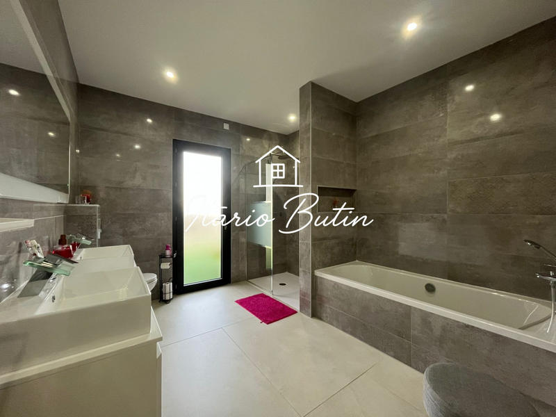 Villa - 149 m² - 5 pièces