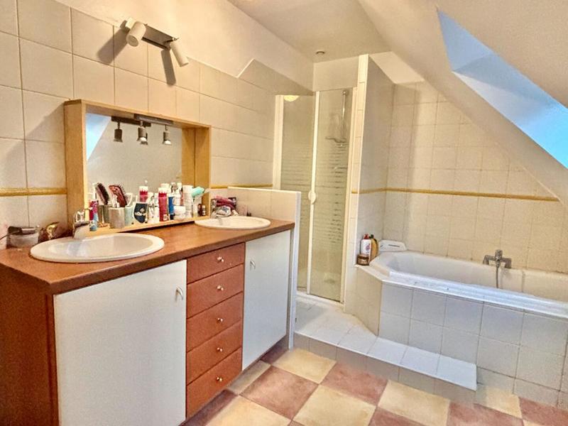 Maison - 115 m² - 7 pièces