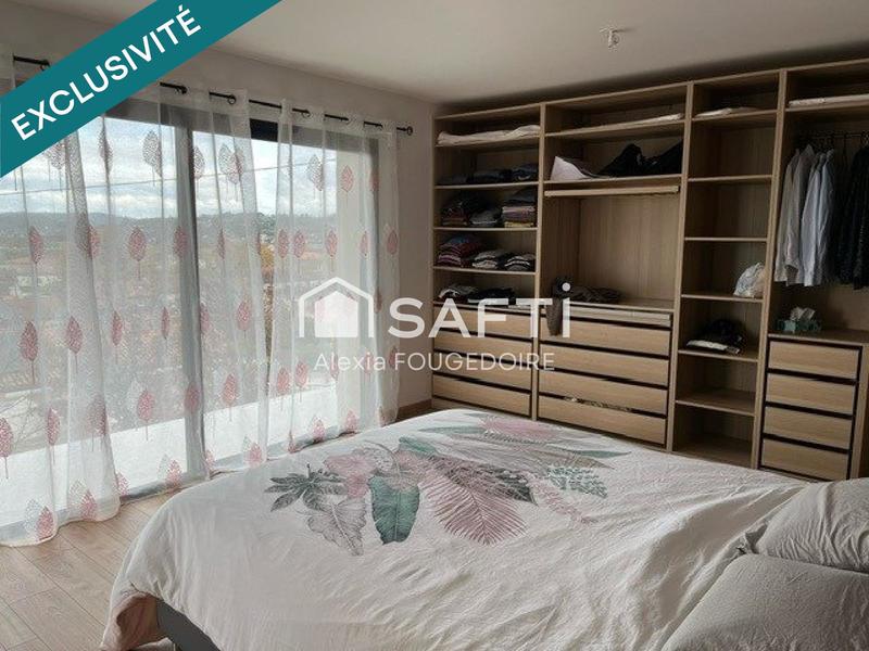 Maison - 230 m² - 6 pièces