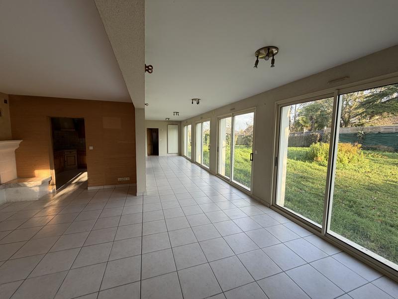 Maison - 261 m² - 7 pièces