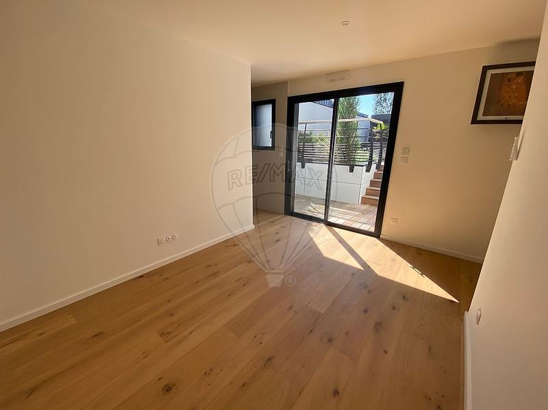 Maison - 216 m² - 6 pièces