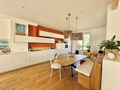 Maison - 245 m² - 8 pièces