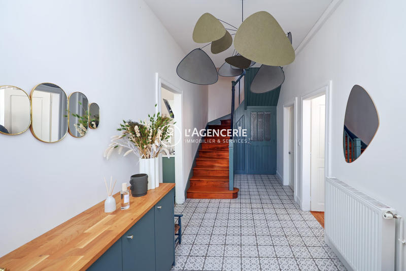 Maison - 196 m² - 8 pièces