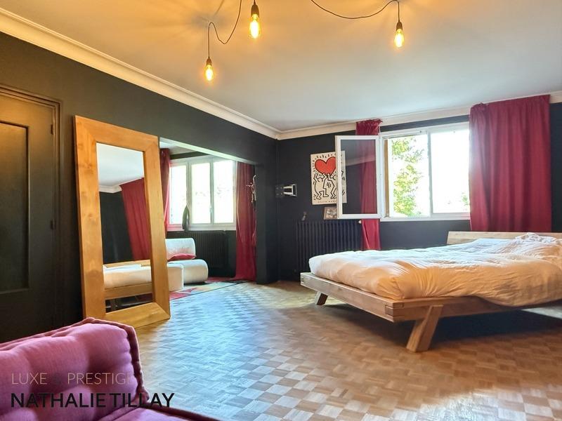 Maison - 284 m² - 9 pièces