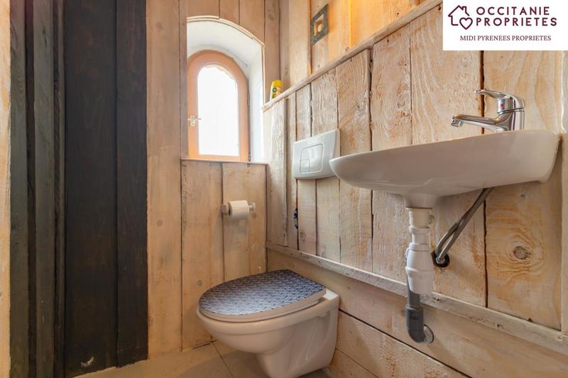 Propriété - 277 m² - 13 pièces