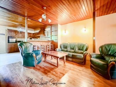 Maison - 264 m² - 8 pièces