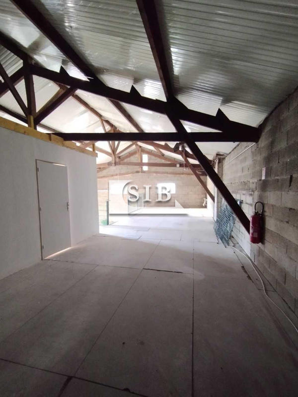Local commercial - 200 m²