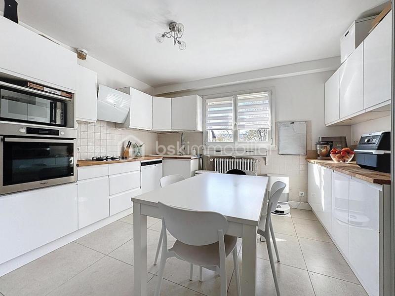 Maison - 140 m² - 6 pièces