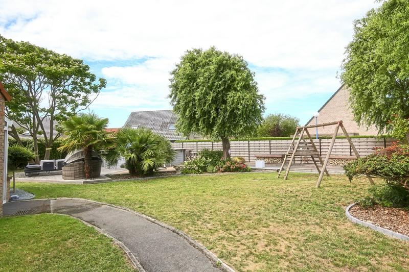 Maison - 226 m² - 9 pièces