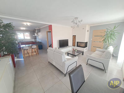 Maison - 205 m² - 6 pièces