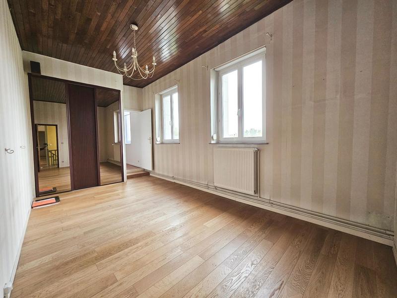 Maison - 204 m² - 8 pièces