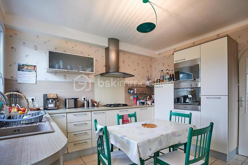 Maison traditionnelle - 130 m² - 6 pièces